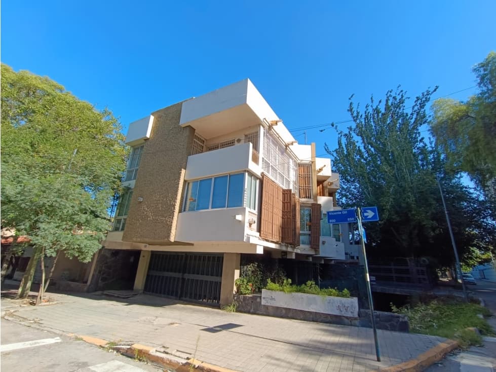 Venta Edificio Esquina Gran Potencial Quinta Sección Mendoza - 1