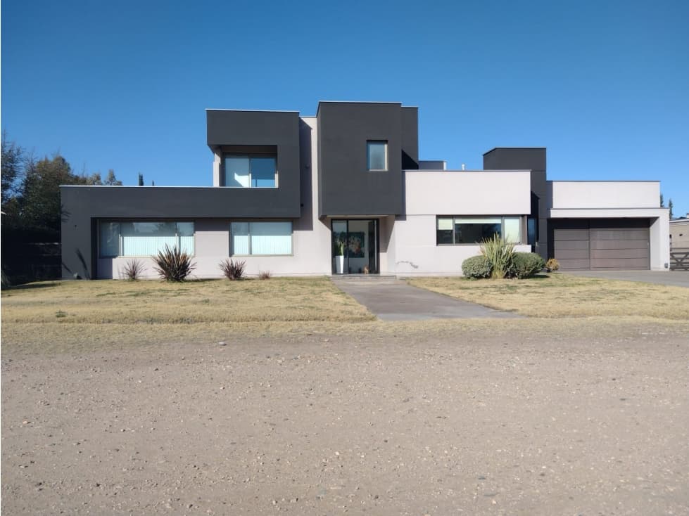 IMPONENTE CASA SAN RAFAEL - 1