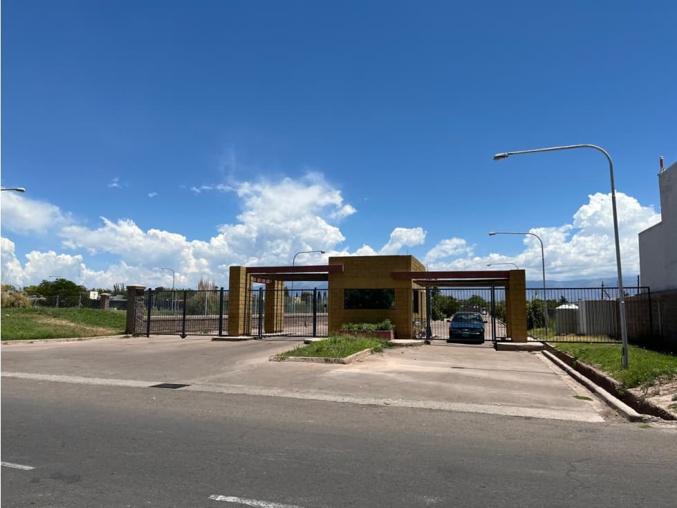 Terreno en barrio privado - 1