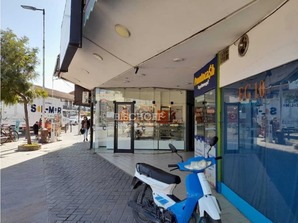 LOCAL EN VENTA PLENO CENTRO COMERCIAL DE VILLA GESELL - 1