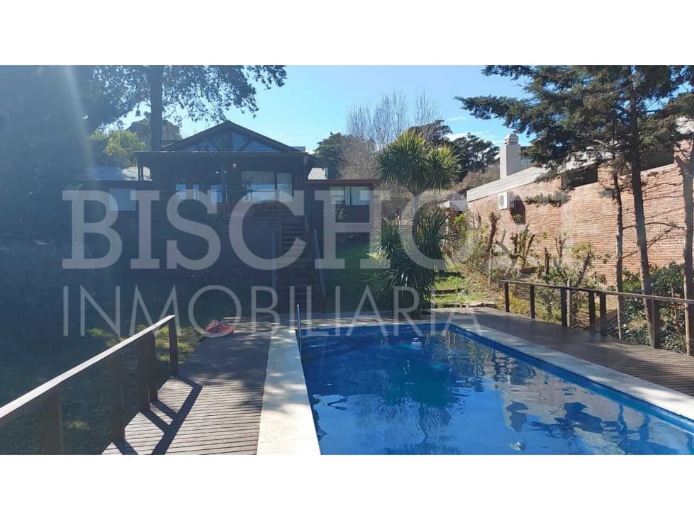 CASA EN VENTA EN CARILO - 1