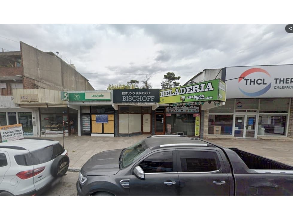 ESPACIO AÉREO DE LOCALES, SOBRE AVENIDA BUENOS AIRES - 1