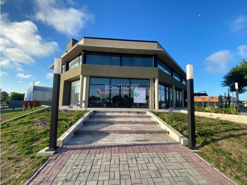 VENTA EN BLOCK DE EXCELENTES LOCALES SOBRE BOULEVARD - 1