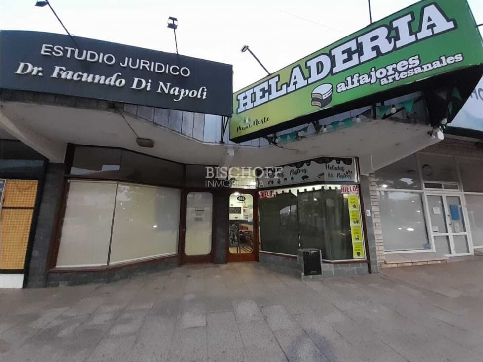 EXCELENTE LOCAL COMERCIAL, SOBRE AVENIDA BUENOS AIRES - 1
