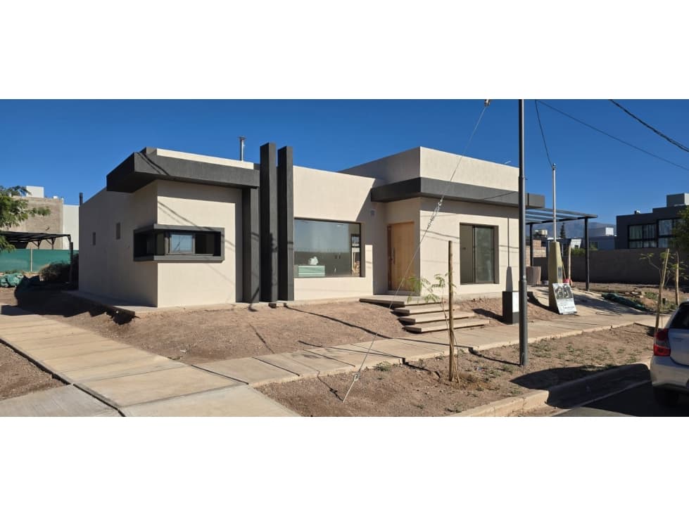 Casa a estrenar | B° Privado Las Acacias | Godoy Cruz | U$S175.000.- - 1