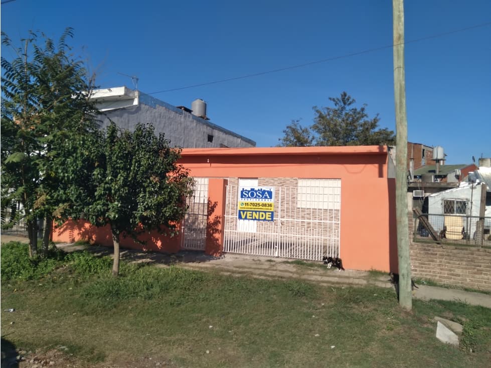 Casa en venta en calle Urien Nº 8055, Virrey del Pino, Buenos Aires - 1