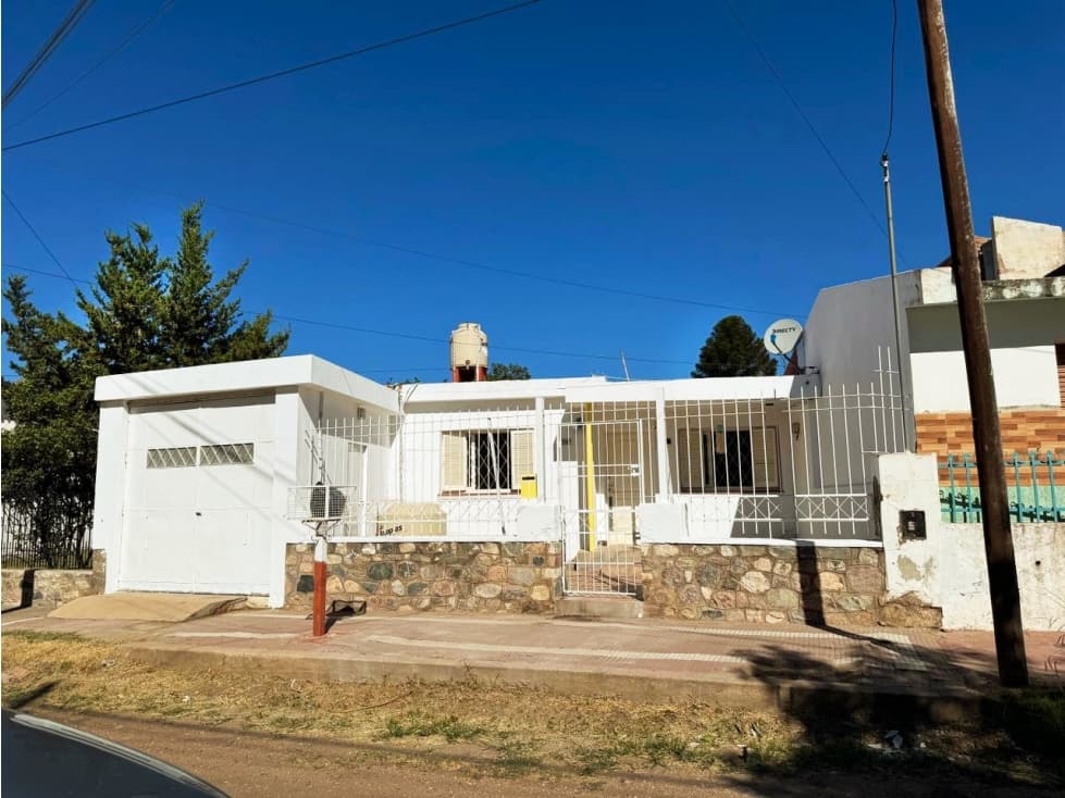 VENTA DE CASA EN BARRIO ARGENTINO- CAPILLA DEL MONTE - 1