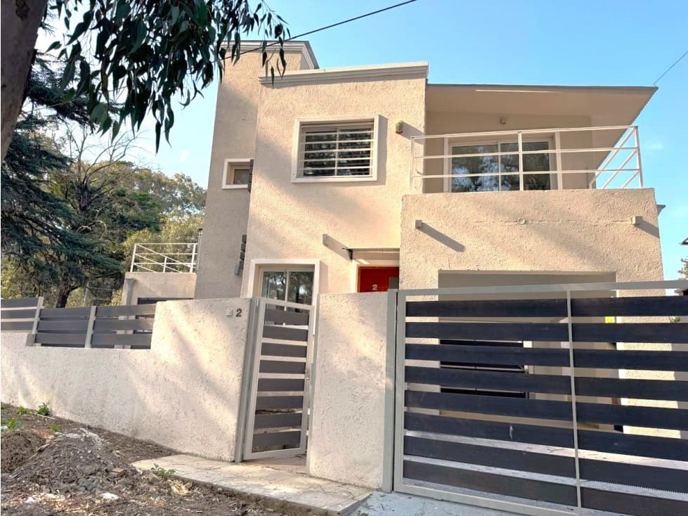 VENTA DE HERMOSO PH EN VILLA EDEN - LA FALDA - CBA - 1