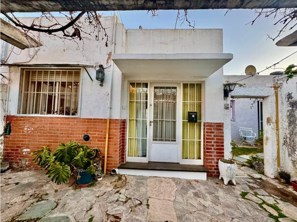 VENTA DE DEPARTAMENTO CÉNTRICO EN CAPILLA DEL MONTE-CBA - 1