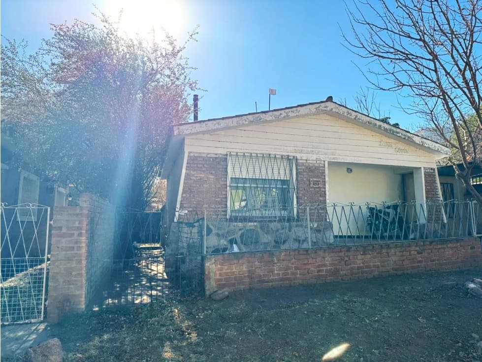 VENTA DE CASA EN B° LA TOMA- CAPILLA DEL MONTE - 1