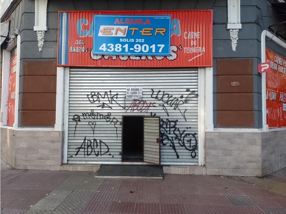 ALQUILER LOCAL PARQUE PATRICIOS CASEROS 2400 ESQ. ALBERTI - 1