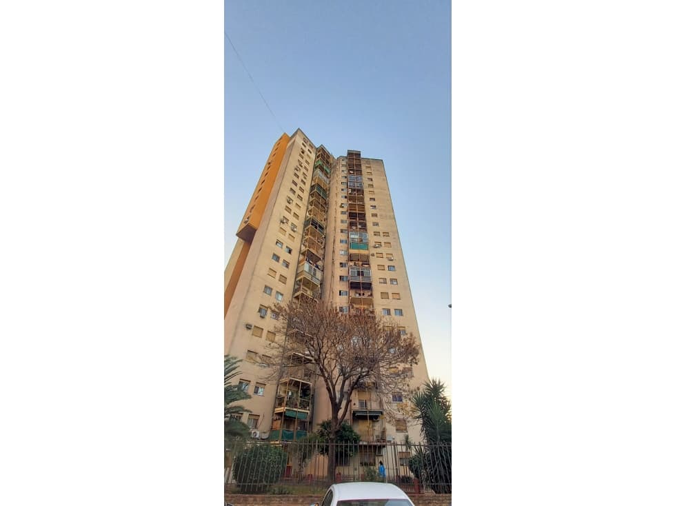 Luminoso cuatro ambientes en el 15to piso, con cochera - 1