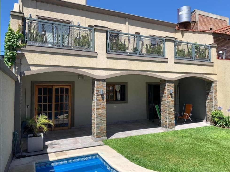 ¡HERMOSA CASA EN BARRIO PUERTA DEL SOL! - 1