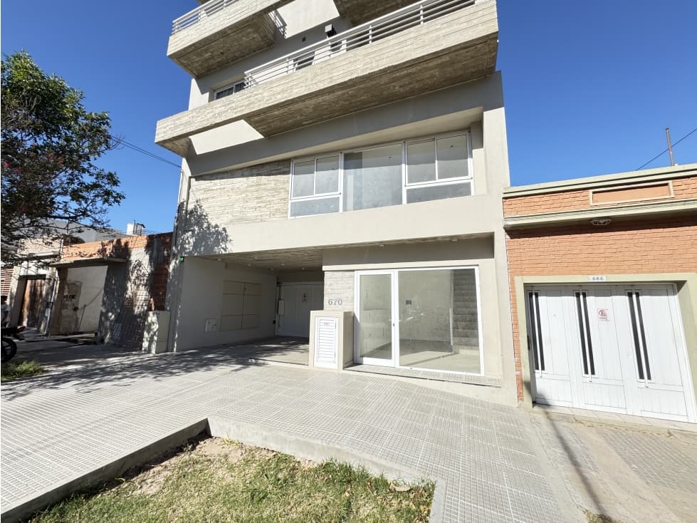 Vendemos hermoso departamento de 3 dormitorios. - 1