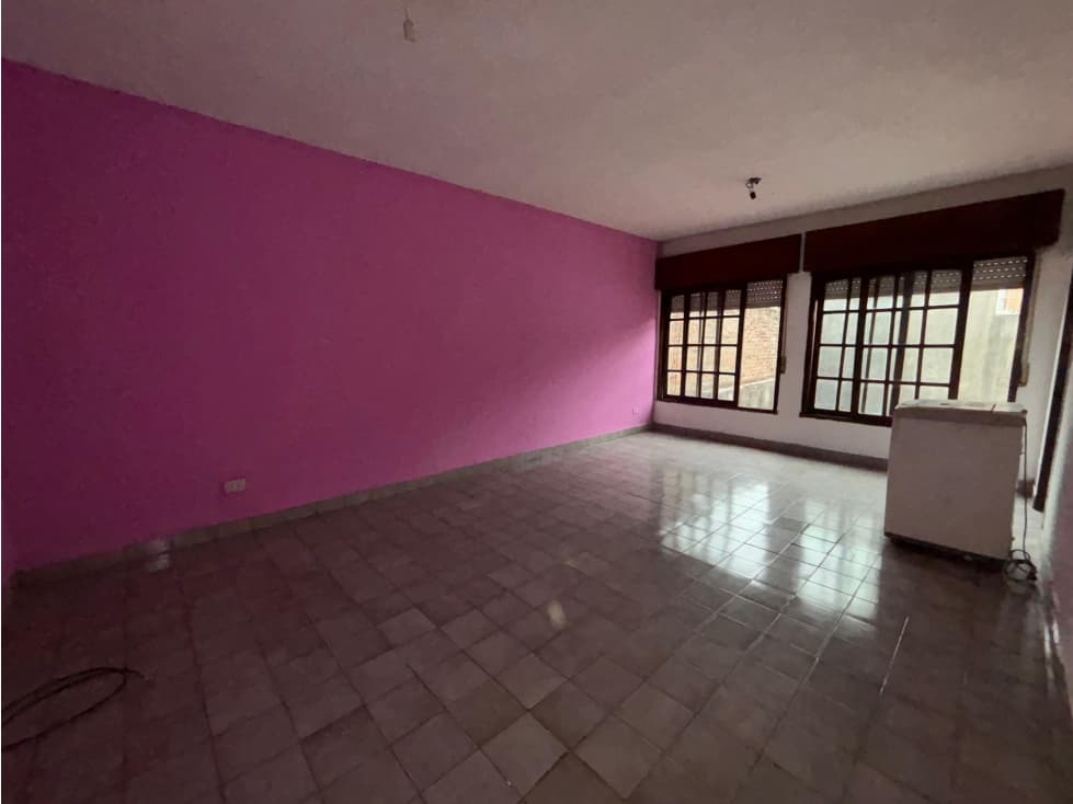 Venta Planta Alta 2 Dormitorios Zona Plaza Saenz Peña - 1