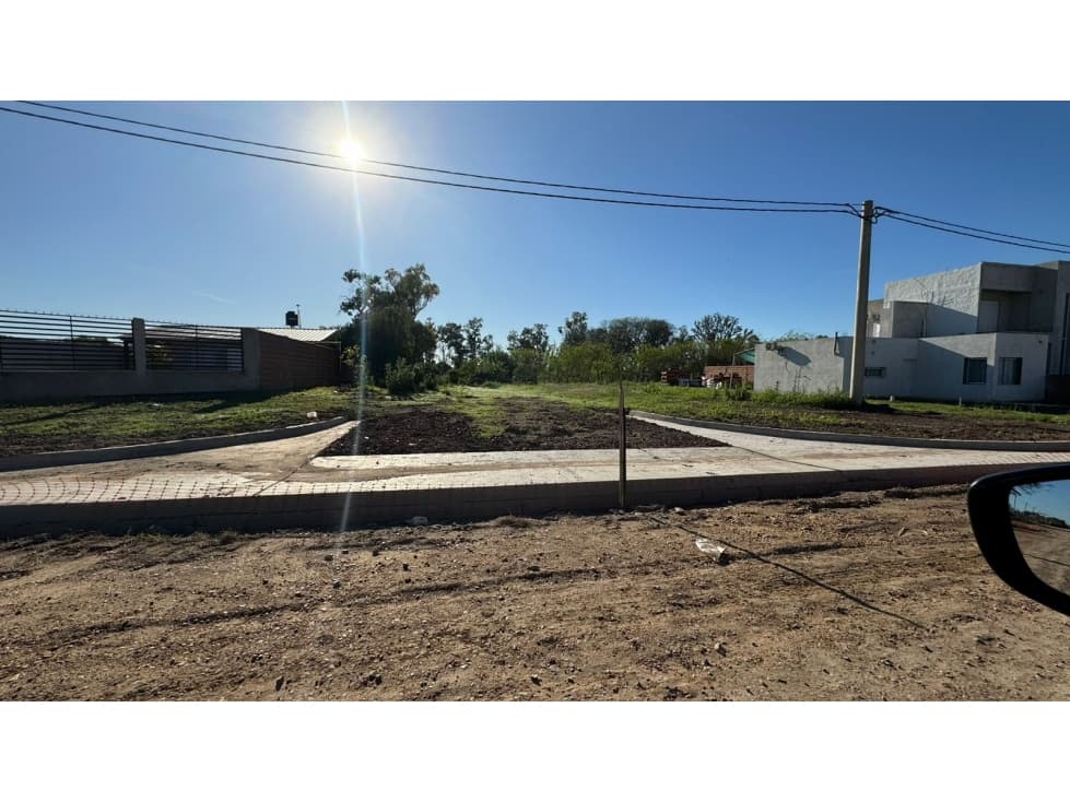VENTA DE LOTE EN ZONA ALMAFUERTE Y LONDERO - 1