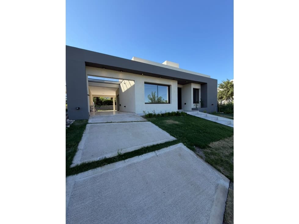 VENTA CASA 2 DORMITORIOS EN SOLA PLANTA TEJAS 4 MALAGUEÑO - 1