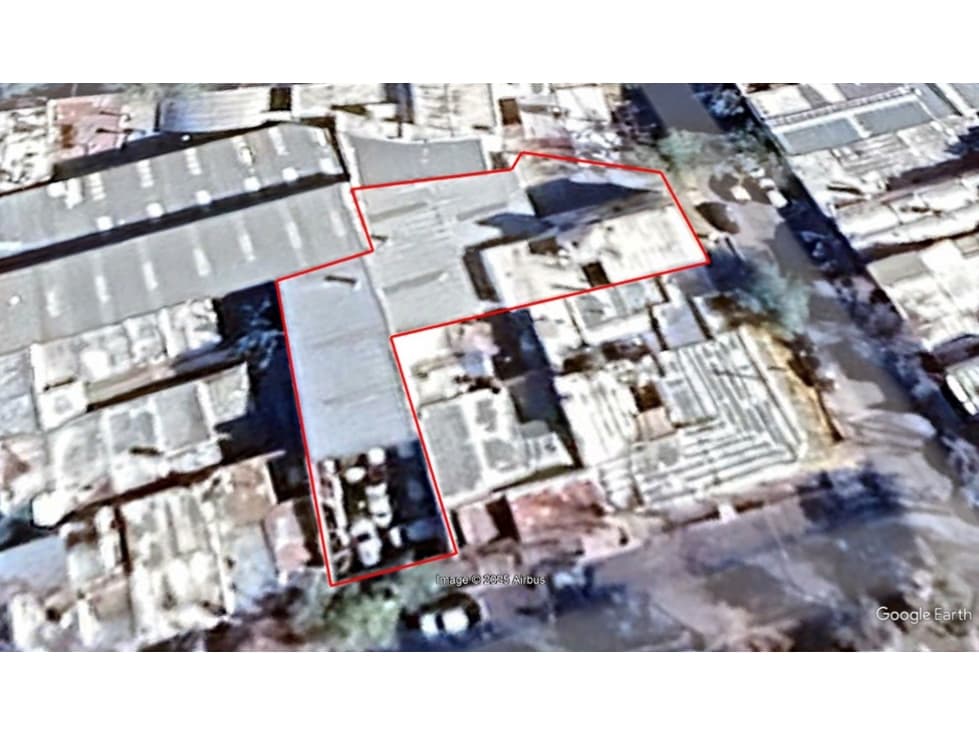 VENDE GALPÓN CON OFICINAS Y DOS DEPARTAMENTOS en DORREGO, GUAYMALLÉN. - 1