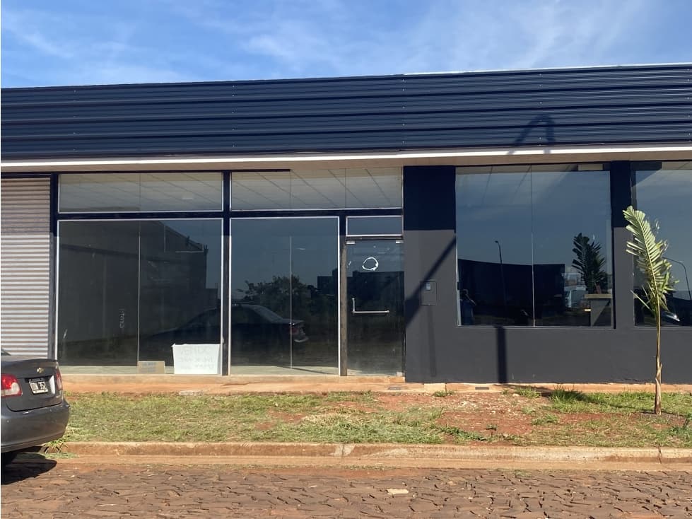 VENDO IMPRESIONANTE LOCAL A ESTRENAR EN ITAEMBE GUAZU, POS MNES - 1
