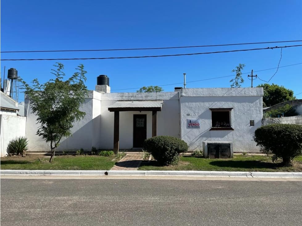 SE VENDE CASA CON DEPARTAMENTO - 1