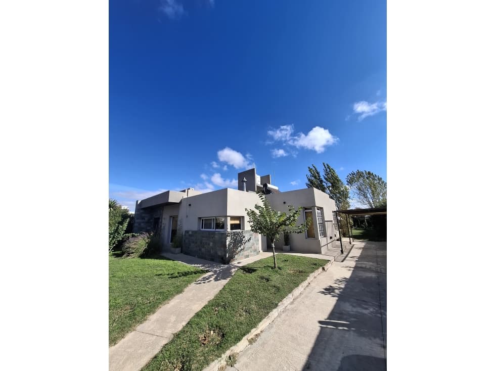 Casa de Categoría en Venta en los Caciques - 1