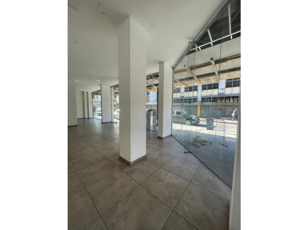 ALQUILER- LOCAL ESQUINA- CENTRO - 1