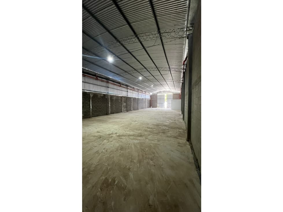 Galpon a estrenar, zona sur - 1