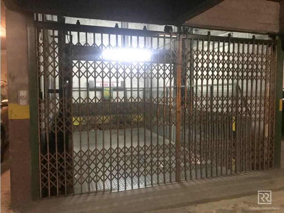VENTA COCHERA CUBIERTA CENTRO - 1