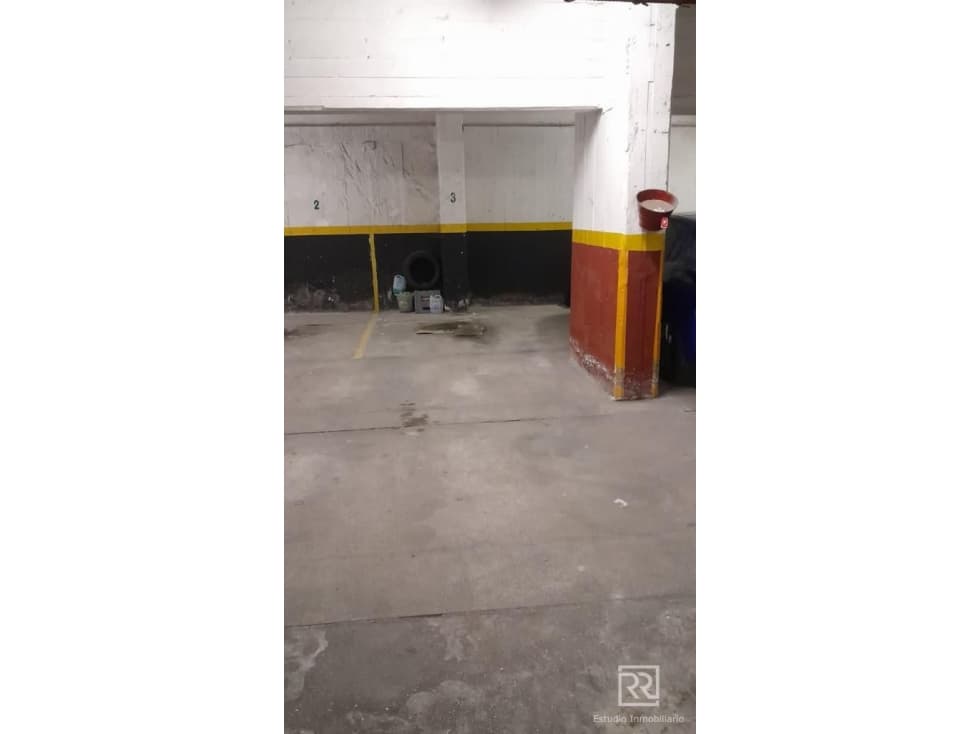 VENTA COCHERA CUBIERTA CENTRO - 1