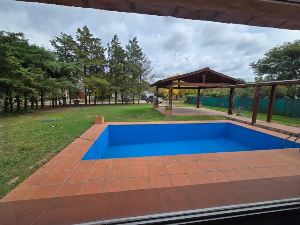 CHACRAS DE LA VILLA! 4 DOR, 2 BAÑOS QUINCHO JARDIN PISCINA - 1