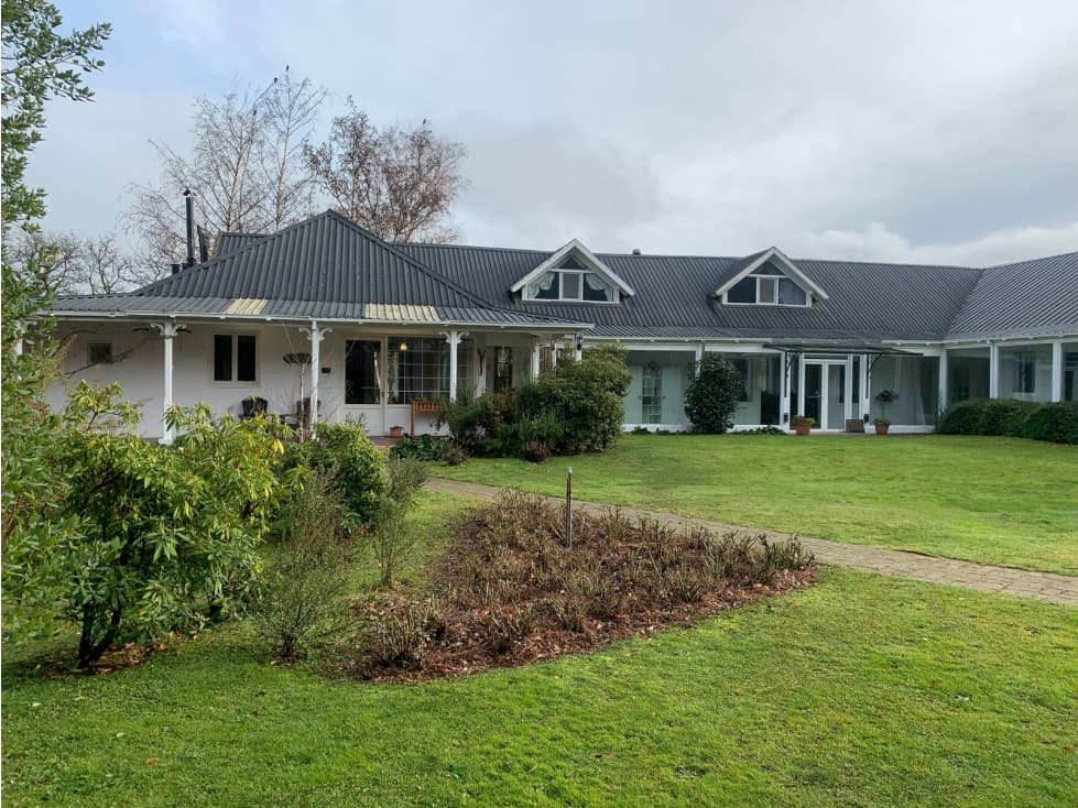 SE ALQUILA IMPORTANTE PROPIEDAD EN EL BOLSÓN - 1