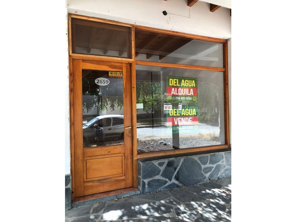 EN VENTA PROPIEDAD CON LOCALES COMERCIALES EN EL CENTRO DE EL BOLSÓN - 1