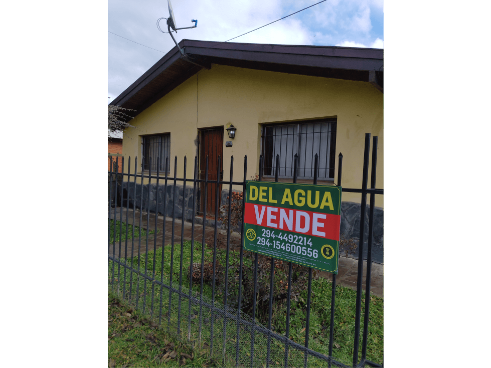 EN VENTA CASA CON GALPON EN BARRIO LOS ABEDULES CA-303 - 1