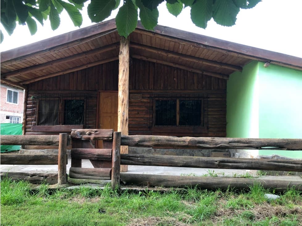 SE ALQUILA CASA DE 2 DORMITORIOS EN EL BOLSÓN - 1