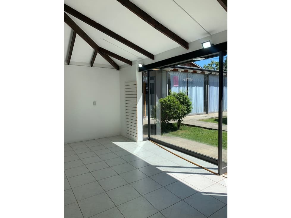 SE ALQUILA LOCAL EN EL CENTRO DE EL BOLSON - 1