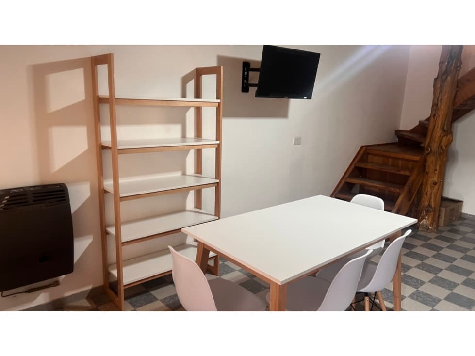 SE ALQUILA DEPARTAMENTO DE UN DORMITORIO EN EL CENTRO DE EL BOLSON - 1