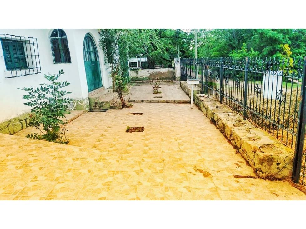 VENTA CASA CARLOS PAZ TANTI OPORTUNIDAD A REFACCIONAR - 1