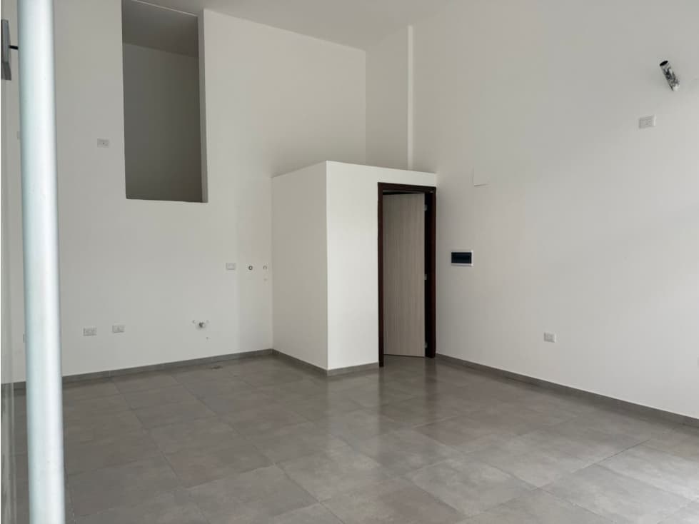 VENTA Y ALQUILER DE LOCAL COMERCIAL EN PASEO QUATTRO - 1