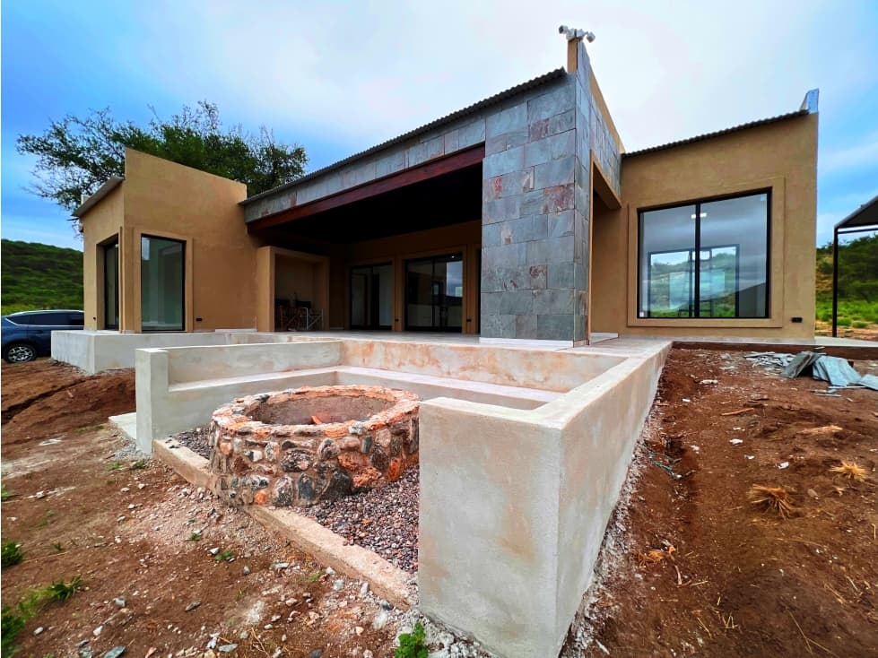 VENTA CASAS AUTOSUSTENTABLES EN LAS JARILLAS CARLOS PAZ - 1