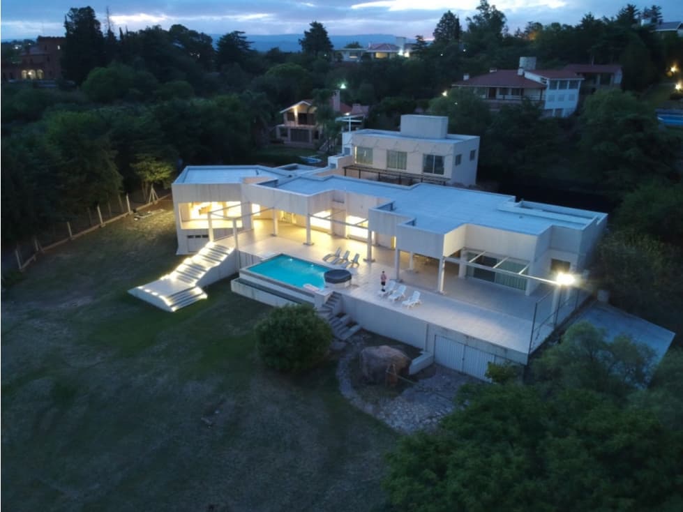 VENTA CASA ESPECTACULAR MANSIÓN CON COSTA AL LAGO - 1