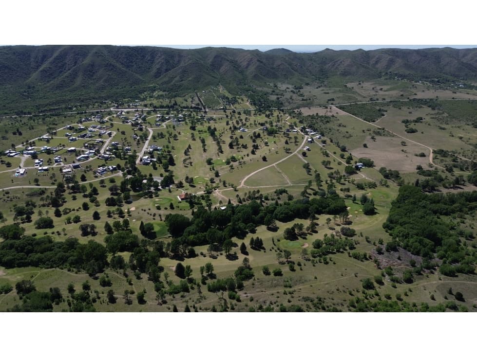 SUPER OPORTUNIDAD LOTE DE 5748 MTRS CON 170 CUBIERTOS UNA GANGA - 1