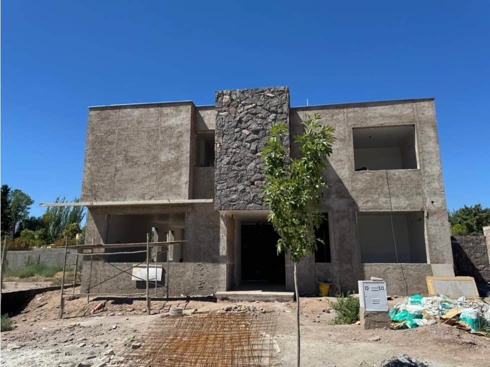 VENTA - CASA BARRIO PRIVADO ALZAGA Y LINIERS - 4 DORMITORIOS - 1