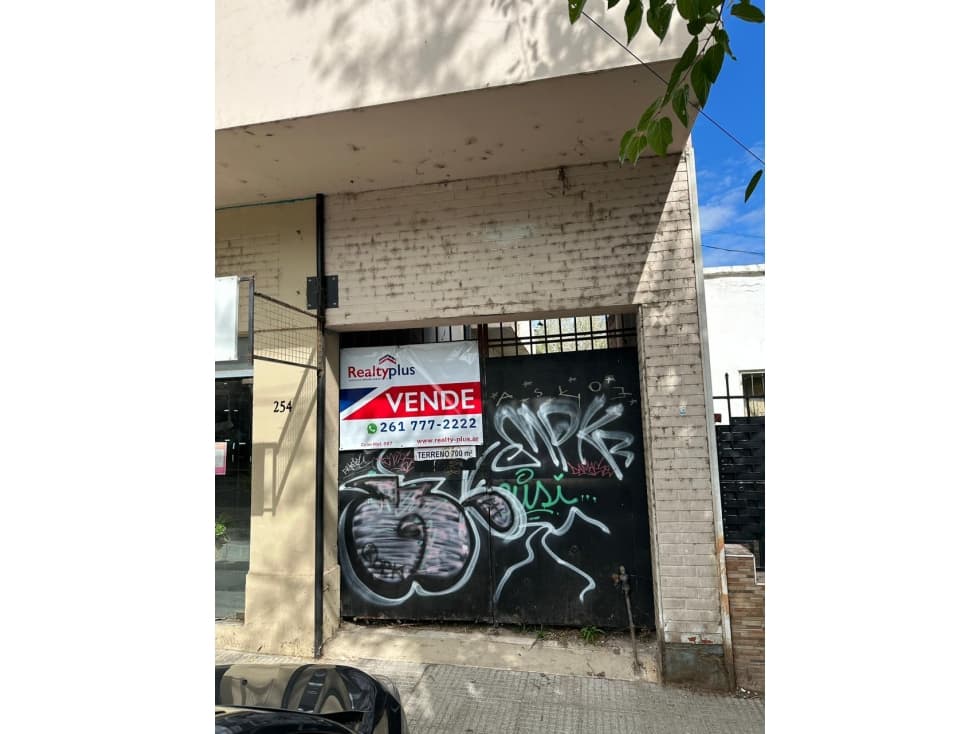 Vendemos terreno de 700 m2 sobre Av. San Martín, Godoy Cruz, Mendoza - 1