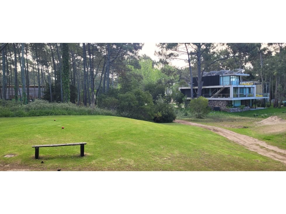 Lote a la venta en isla del golf Carilo vista plena - 1