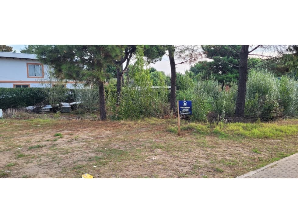 Lote multifamiliar sobre AV. Víctor Hugo- Ostende apto todos los usos - 1