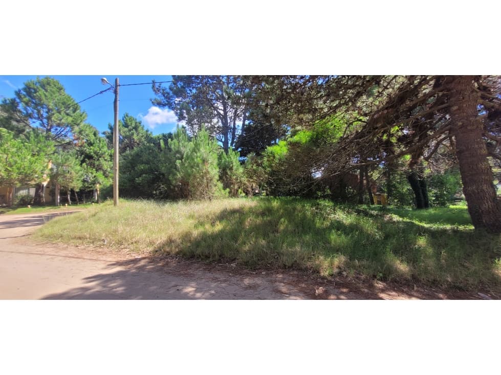 Vendo 2 lotes en Valeria del Mar a metros del mar - 1