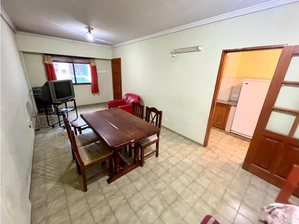 DEPARTAMENTO 2 AMBIENTES - AMOBLADO - 1ER PISO - 1