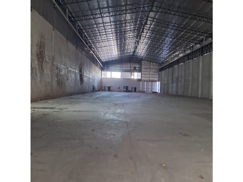 GALPON EXCEPCIONAL EN ITUZAINGO EN ALQUILER - 1