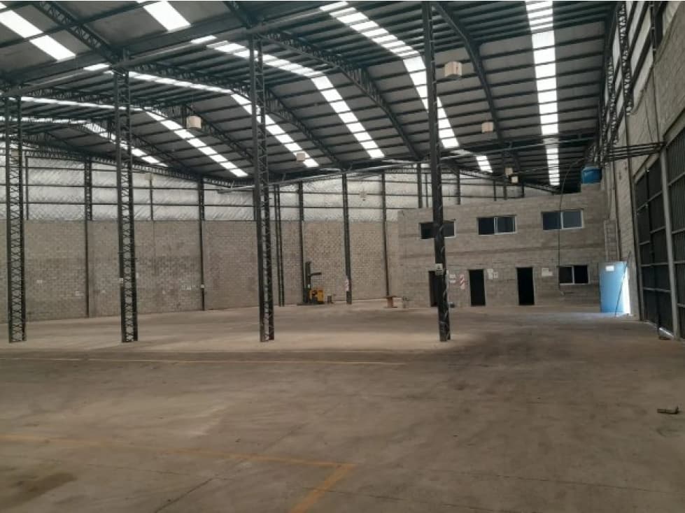 Galpón En Alquiler- Francisco Álvarez - 1