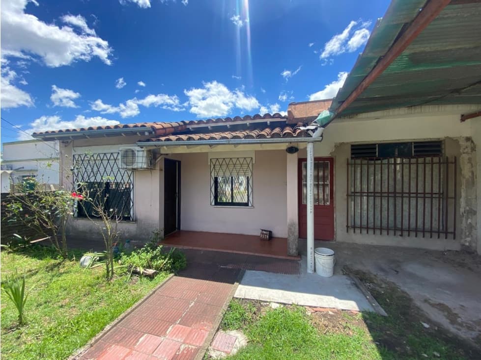 CASA con LOCAL en VENTA, Ripamonti al 3500, Castelar Sur. - 1